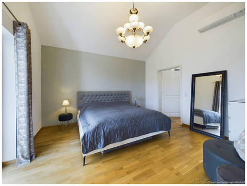 Großes Schlafzimmer im Obergeschoß - 