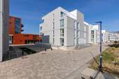 Vor dem Haus! - 
