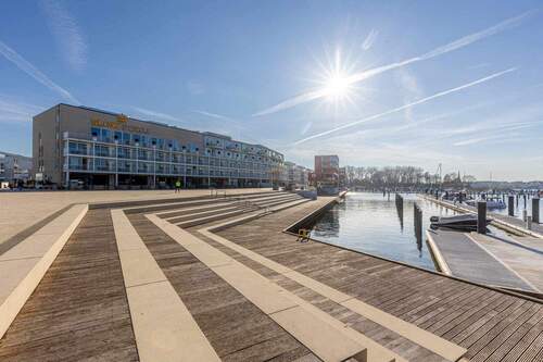 Vor dem Haus! - 