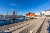 Vor dem Haus! - 