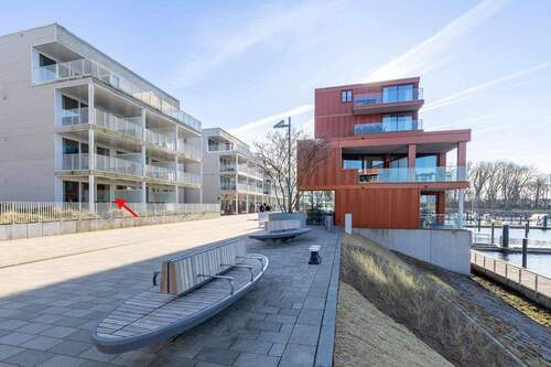 Vor dem Haus! - 