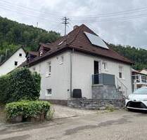 Doppelhaushälfte mit Garten und 2 PKW-Stellplätzen in Lauterstein-Weißenstein