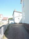 Zufahrt zur Garage - 4 Zimmer Etagenwohnung in Bovenden