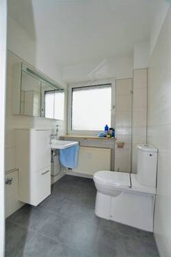 Badezimmer - 4 Zimmer Etagenwohnung in Nürnberg