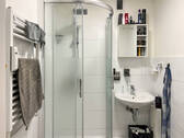 Bad mit Dusche - 