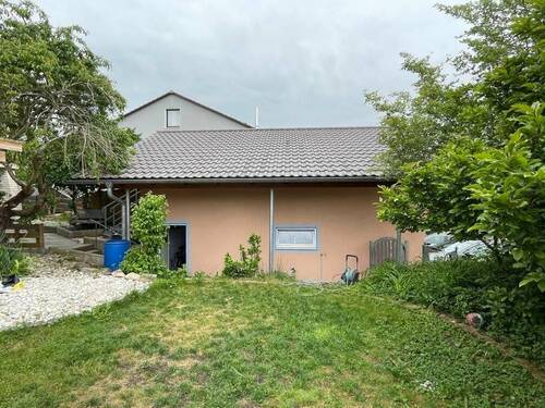 Garage Ansicht von Westen und Garten - 1 Zimmer Mehrfamilienhaus, Wohnhaus zum Kaufen in Pfaffenhofen a d Ilm