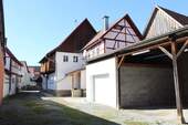 Hofansicht - Denkmalgeschütztes Fachwerkhaus mit großer Halle in SondheimGrabfeld