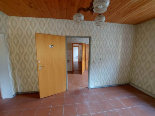 Wohnbereich EG - 1 Zimmer Mehrfamilienhaus, Wohnhaus in Selb