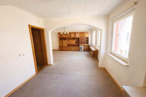 Wohnen - 8 Zimmer Einfamilienhaus zum Kaufen in Weißenburg