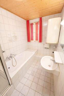 Bad/DU - 8 Zimmer Einfamilienhaus in Weißenburg