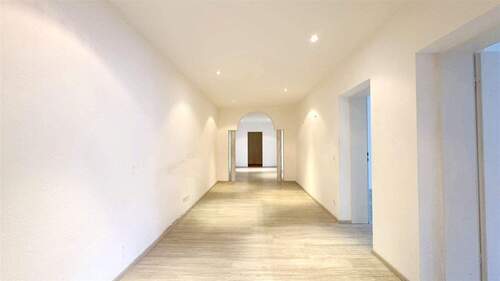 Empfang/Diele - 5 Zimmer Büro zur Miete in Garmisch-Partenkirchen