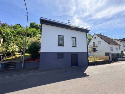 Straßenansicht - 5 Zimmer Einfamilienhaus zum Kaufen in Wissen