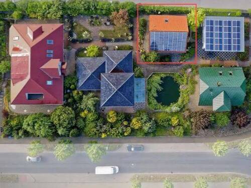 Park oben.JPG - Haus in verkersgünstiger Lage! Kosten HeizungWasserStrom inklusiv (Bus, Bahn, Autobahn und Bundesstraße)