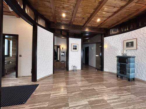 Flur - Einfamilienhaus mit 302,90 m&sup2; in Hofgeismar zum Kaufen