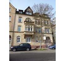 Röpke + Partner Immobilien: Ruhige Altbauwohnung mit kleinem Balkon in Dillweißenstein! - Pforzheim