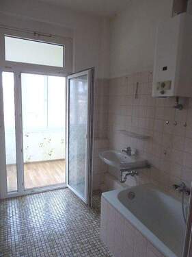 Bad, Bild 1, mit anschließender Veranda - 