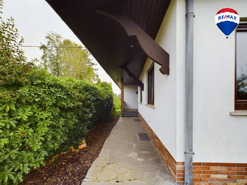 RE/MAX Immobilien DeLux - Bungalow mit 155,00 m&sup2; in Losheim am See zum Kaufen