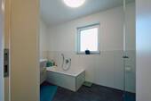 Erdgeschoss, Bad - 