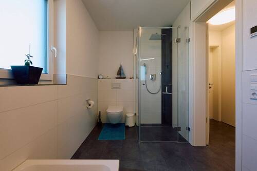 Erdgeschoss, Bad - 