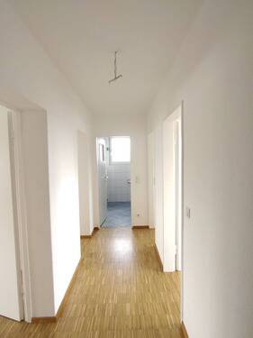 Flur - 3-Zimmer-Wohnung - 730,00&nbsp;EUR Kaltmiete, ca.&nbsp; 74,20&nbsp;m&sup2;&nbsp;Wohnfl&auml;che