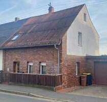 Kleines Zuhause mit Potenzial - 82.000,00&nbsp;EUR Kaufpreis, ca.&nbsp; 70,00&nbsp;m&sup2;&nbsp;Wohnfl&auml;che in Mistelbach (PLZ: 95511)