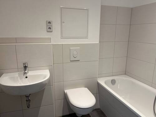 Bad - 6 Zimmer Etagenwohnung in Zschopau