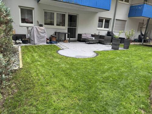 Blick auf die Terrasse - 2 Zimmer Etagenwohnung zum Kaufen in Heidenheim