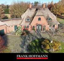 Stilvolles Reetdachhaus auf großzügigem Grundstück in Aukrug