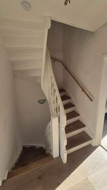 Treppenhaus - Reihenmittelhaus mit 155,00 m&sup2; in Pforzheim zum Kaufen