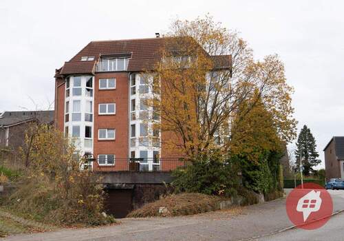 Zufahrt Garage - Anleger aufgepasst - 2 Zimmer mit Garage, vermietet