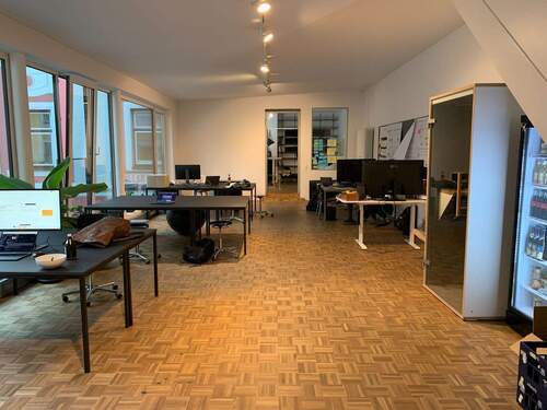 Titelbild - Schreibtisch in Open Office Space im Glockenbachviertel - All-in-Miete