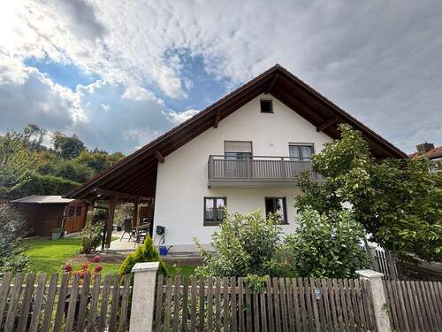Außen, Haus.JPG - 4 Zimmer Mehrfamilienhaus, Wohnhaus in Eching
