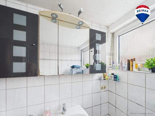 RE:MAXImmobilienDeLuxRodenBad 1 - 