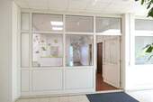 Eingang - N-Wetzendorf: Bürofläche mit ca. 182 m² - 6-9 Räume - 1.OG - in kleinem Einkaufszentrum