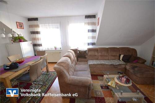 Wohnzimmer - Zentral und gemütlich - 185.500,00&nbsp;EUR Kaufpreis, ca.&nbsp; 104,00&nbsp;m&sup2;&nbsp;Wohnfl&auml;che