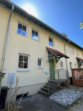 Hausansicht Nord.JPG - 5 Zimmer Mehrfamilienhaus, Wohnhaus zur Miete in Landshut