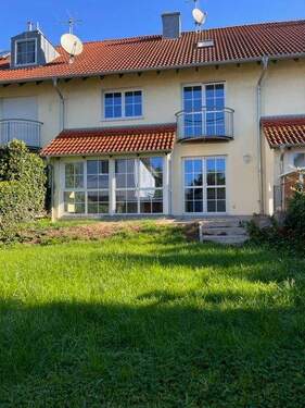 Hausansicht Süd-West.JPG - Mehrfamilienhaus, Wohnhaus mit 147,00 m² in Landshut zur Miete