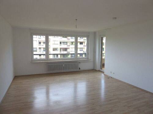 Wohnzimmer Bild 1 - 2 Zimmer Etagenwohnung zum Kaufen in Pforzheim