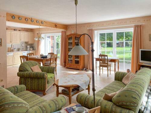 Geräumiges Wohnzimmer - 