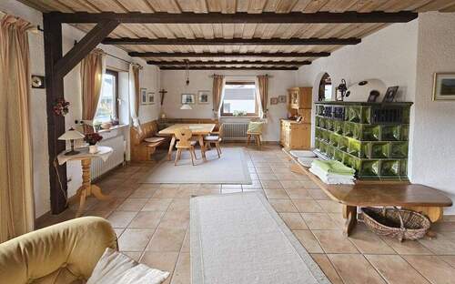 Blick ins Esszimmer - 