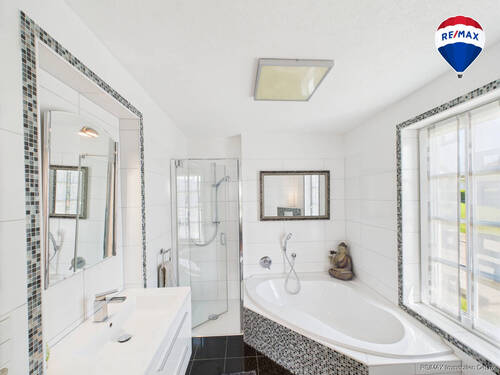 RE/MAX Immobilien DeLux Bungalow Nonnweiler - 