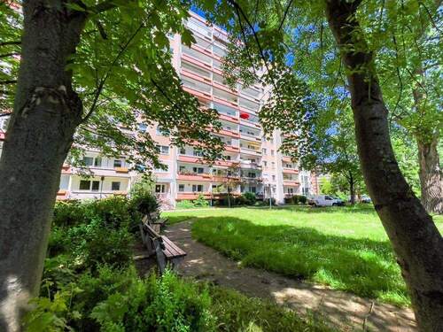 Ansicht 1 - 4 Zimmer Etagenwohnung zur Miete in Zwickau