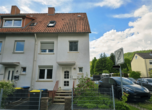Außenansicht - Charmantes Reihenendhaus mit Garten in attraktiver Wohnlage