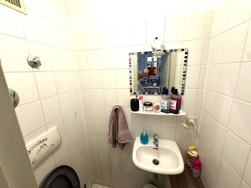 separates WC.JPG - 
