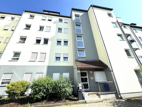 Hauseingang.JPG - 3 Zimmer Etagenwohnung zum Kaufen in Fürth