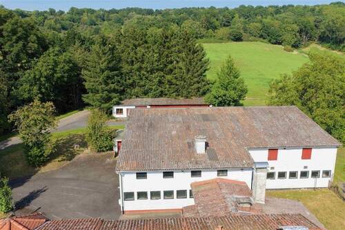 Nebengebäude - 7 Zimmer Einfamilienhaus zum Kaufen in Meinhard