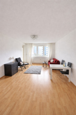 Wohnzimmer - 3 Zimmer Etagenwohnung zum Kaufen in Hamburg