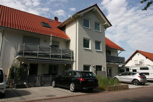IMG_1327 - 2 Zimmer-Dachgeschosswohnung mit Balkon in ruhiger zentraler Lage von Schwalmstadt-Ziegenhain zu vermieten
