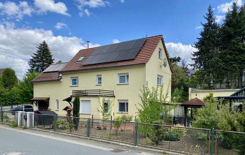 Straßenansicht - Vielfältige Möglichkeiten - 220.000,00 EUR Kaufpreis, ca.  170,00 m² Wohnfläche