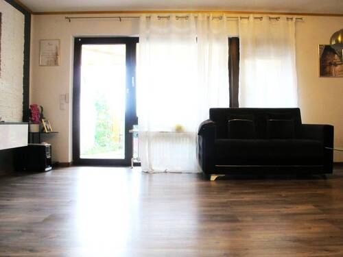 Wohnen und Zugang Garten.JPG - 